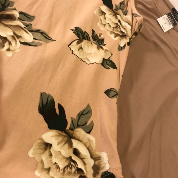 🚨🚨SOLD🚨🚨 BUNDLE of 3 Rue21 dressy tanks - Picture 6 of 6